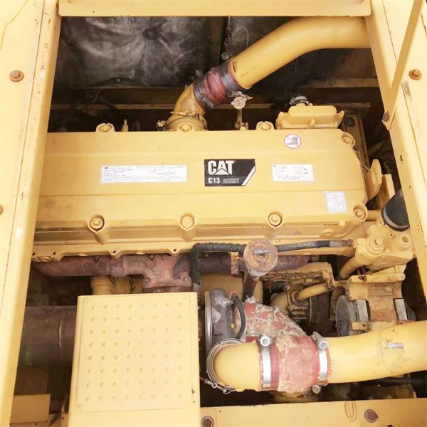 Fabriqué à Janpan, une excavatrice Caterpillar 349D 349DL de 50 tonnes est à vendre.