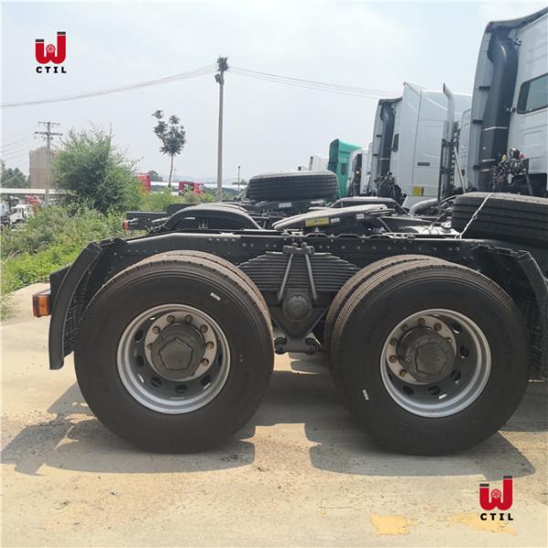 Tête résistante de camion de remorque du camion 50-80tons de tracteur de SINOTRUK HOWO 6X4 semi
