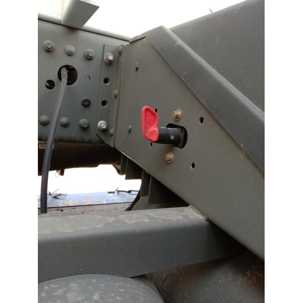 HOWO 6X4 6 CBM Concrete Mixer Truck With HW76 Cabin And ZF Steering ZZ1257N3241W