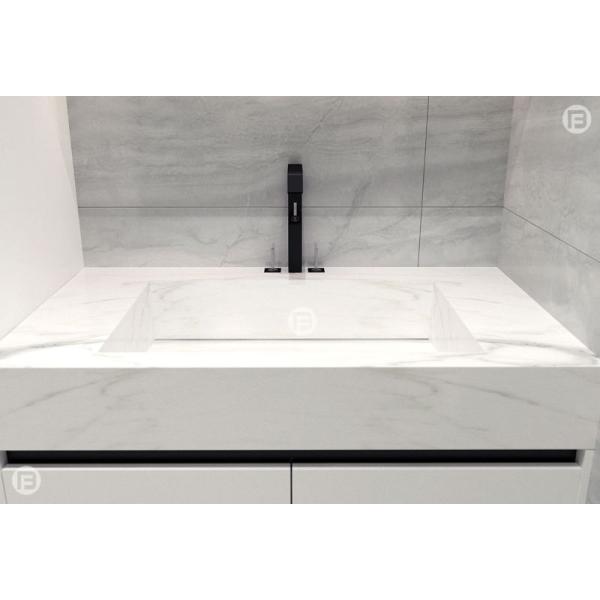 Un meuble de salle de bain en acier inoxydable résistant à la corrosion