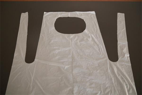 White Disposable PE Apron / Plastic Throw Away Aprons For Food Industry
