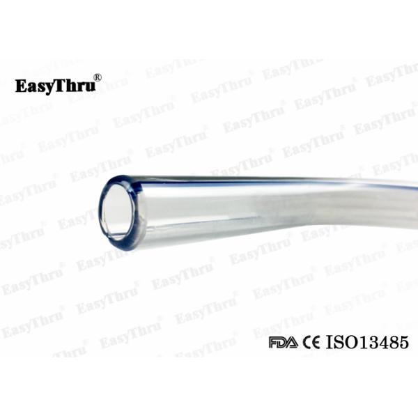 Tube de trachéostomie en PVC stérilisé, tube d' anesthésie déballé.