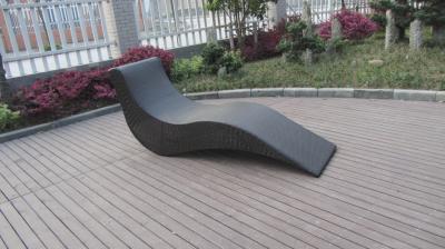 Hand-Woven Luxury Rattan Sun Lounger , PE Wicker Chaise Lounge
