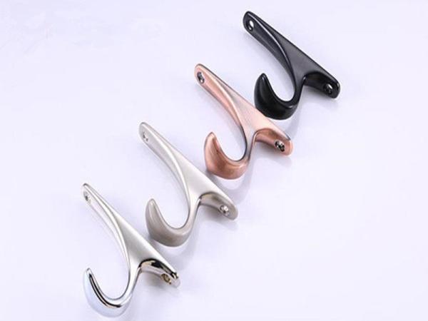 Silver Cloth Hanging Hooks , Zinc Alloy Wall Mounted Coat Hooks Classical Jacket Hander Hooks