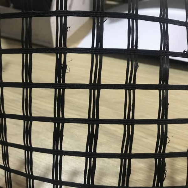 Bitumen Coated Fiberglass Geogrid Pavement Crack Control Reinforcement Mesh