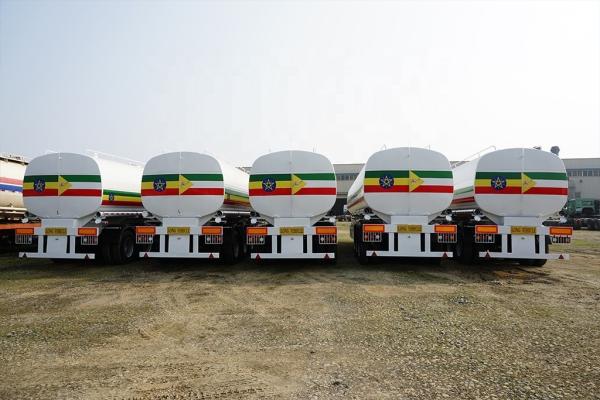 40000 Litres 3 Axle Fuel Tank Semi Trailer Four Compartments Heavy Duty Load