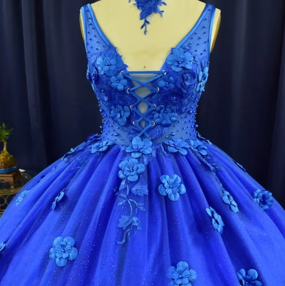 Elegant Sleeveless Two Straps Party Ball Gowns Chapel Train Appliqued Royal Blue Tulle Flower Quinceanera Dress