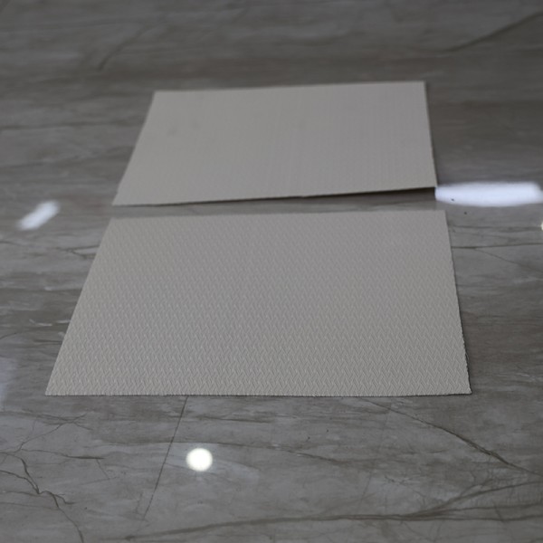 Retardant Standard Fiberglass Wallpaper Long Service Life Acid Alkali Resistance