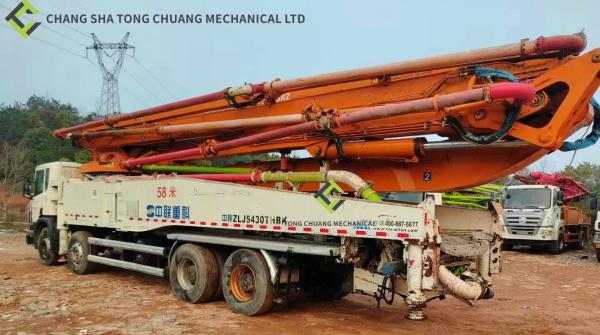 Os chassis 2014 de Zoomlion Heavy Industries 56m Scania entregam em segundo o caminhão da bomba concreta