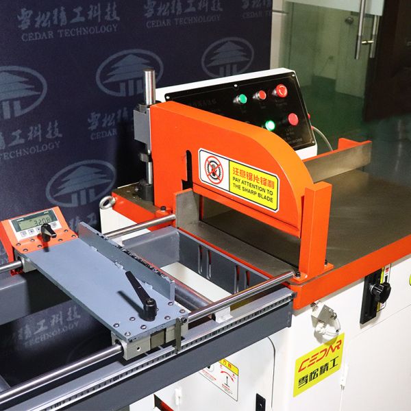 XS-455AL Pneumatic Aluminum Cutting Machine Aluminum Alloy Cutting Machine for 45 Degree