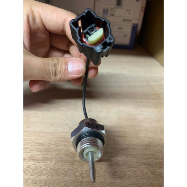 15662-E0010 Oil sensor FOR HINO P11C