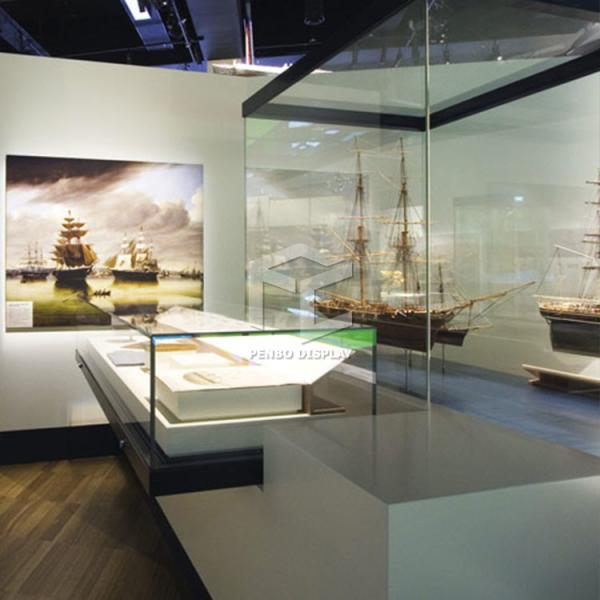 MDF Museum Display Showcase 12mm Tempered Glass Spray Painting