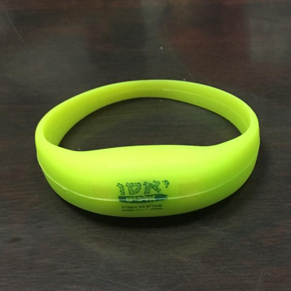 LED Pulse Remote Control Radio Controlled Silicone Wristband Sound Motion Activated Light Bracelet