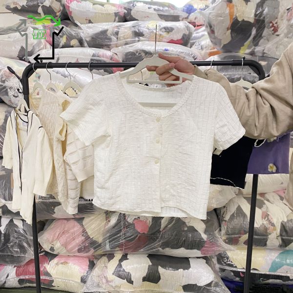 Wholesale Used Knitted Tops Clean Women Clothing Preloved Knitted Shirts Button-up Cardigan Style Used Clothes Second Hand Clothes