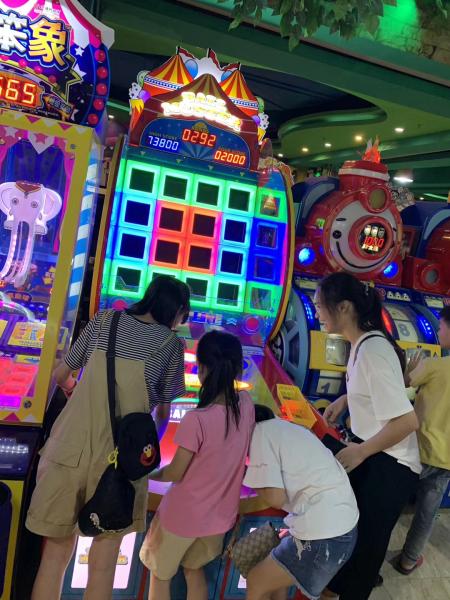 Melhor lucro de receita Monstro de bola lançando bola de arcade área de sala zona de entrada bilhete de parque comercial resgate mac