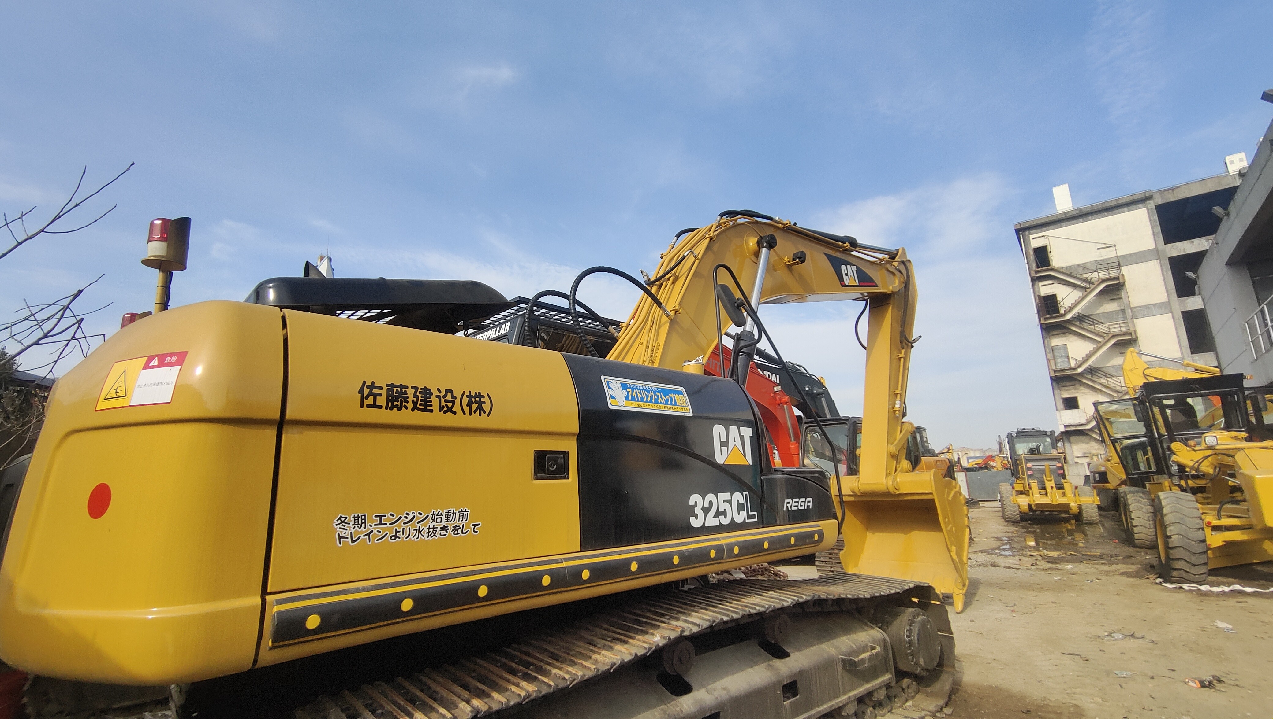 Снижение цены на подержанные экскаваторы на рельсах CAT325C из Китая