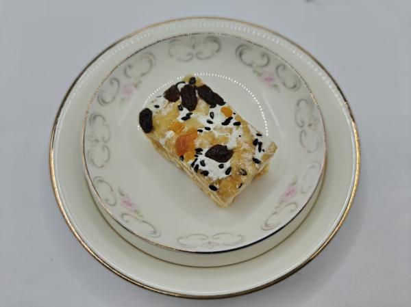 Delicious Mixed Fruit Flavor Sachima Snacks