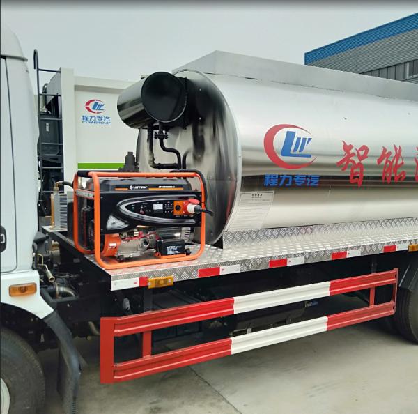 Dongfeng 6000 Liters Bitumen Spraying Truck For Highways Construction