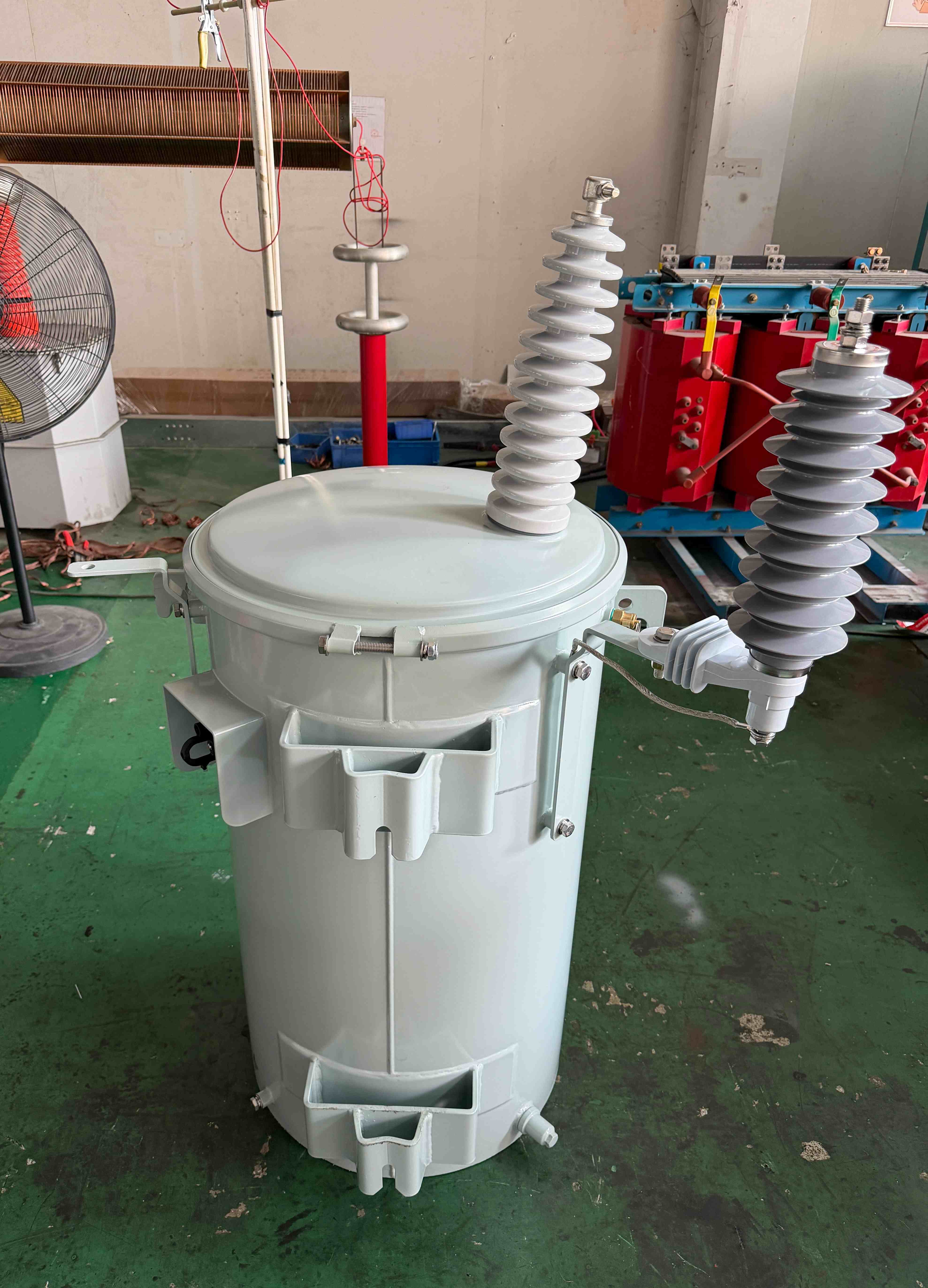 75 kVA Single-Phase Pole-Mounted Transformer 24940GrdY/14400V to 120/240V For Rural Distribution