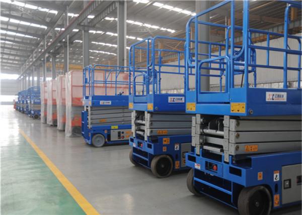 Outdoor Mobile Scissor Lift Flexible Turning Unit Providing Exceptional Traction