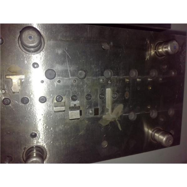 Пробивая металл штемпелюя жизнь прессформы съемок полостей 1000000-5000000 прессформы одного