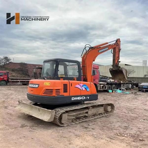 6 тонн Doosan DH60-7 Эксплуатационный экскаватор с другим гидравлическим цилиндром