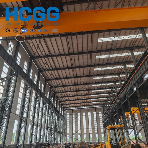 Prefabricated Heavy Duty Steel Workshop With Overhead Crane Machinery Factory Steel Building Eco-Friendly Energy Saving