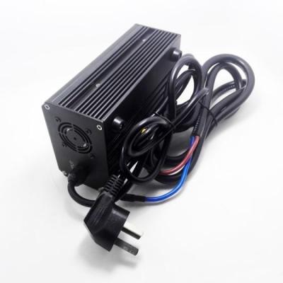 chargeur électrique de lithium des chargeurs de batterie de lion d'ion de Li de scooter de 48v 2a 58.8v 54.6v pour les batteries 6AH~10AH