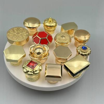 Custom Logo Perfume Bottle Caps For FEA15 Glass Bottle In Antique Brass Finish