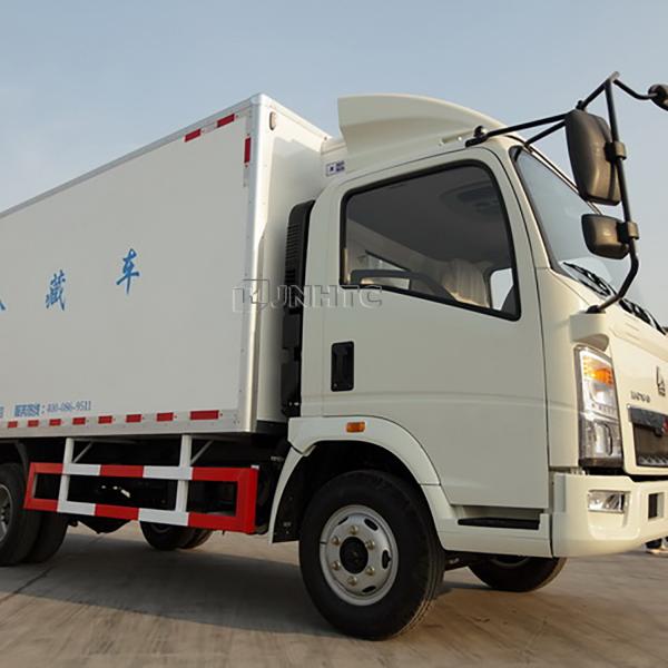 Mini 4x2 6 Wheels 10ton HOWO Light Refrigerated Box Truck With Carrier Refrigerator