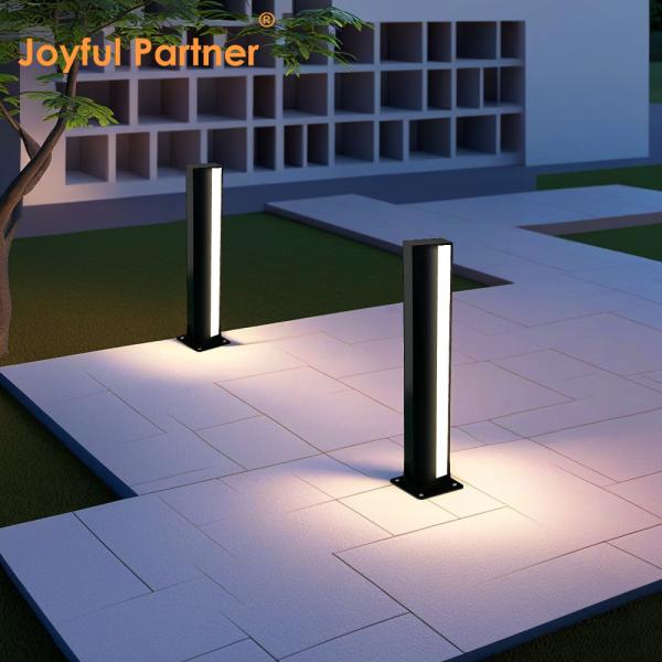  Outdoor LED Bollard Light Square Aluminum Powder Coating CREE LED AC100-265V L110 * W110 * H900mm IP65 Rating for Lawn Use