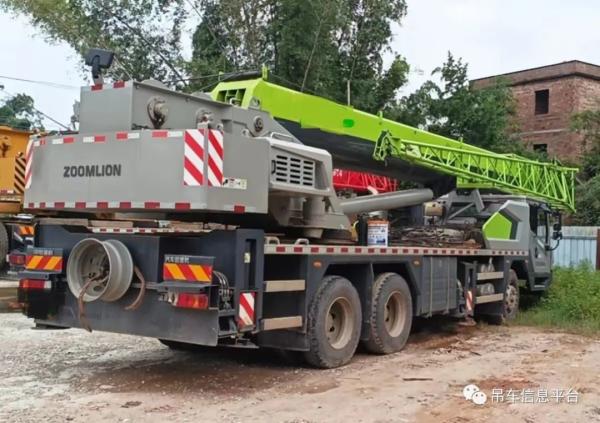 Zoomlion 25 Ton Used Mobile Crane ZTC250H / ZTC251V / ZTC250A 3 Axles