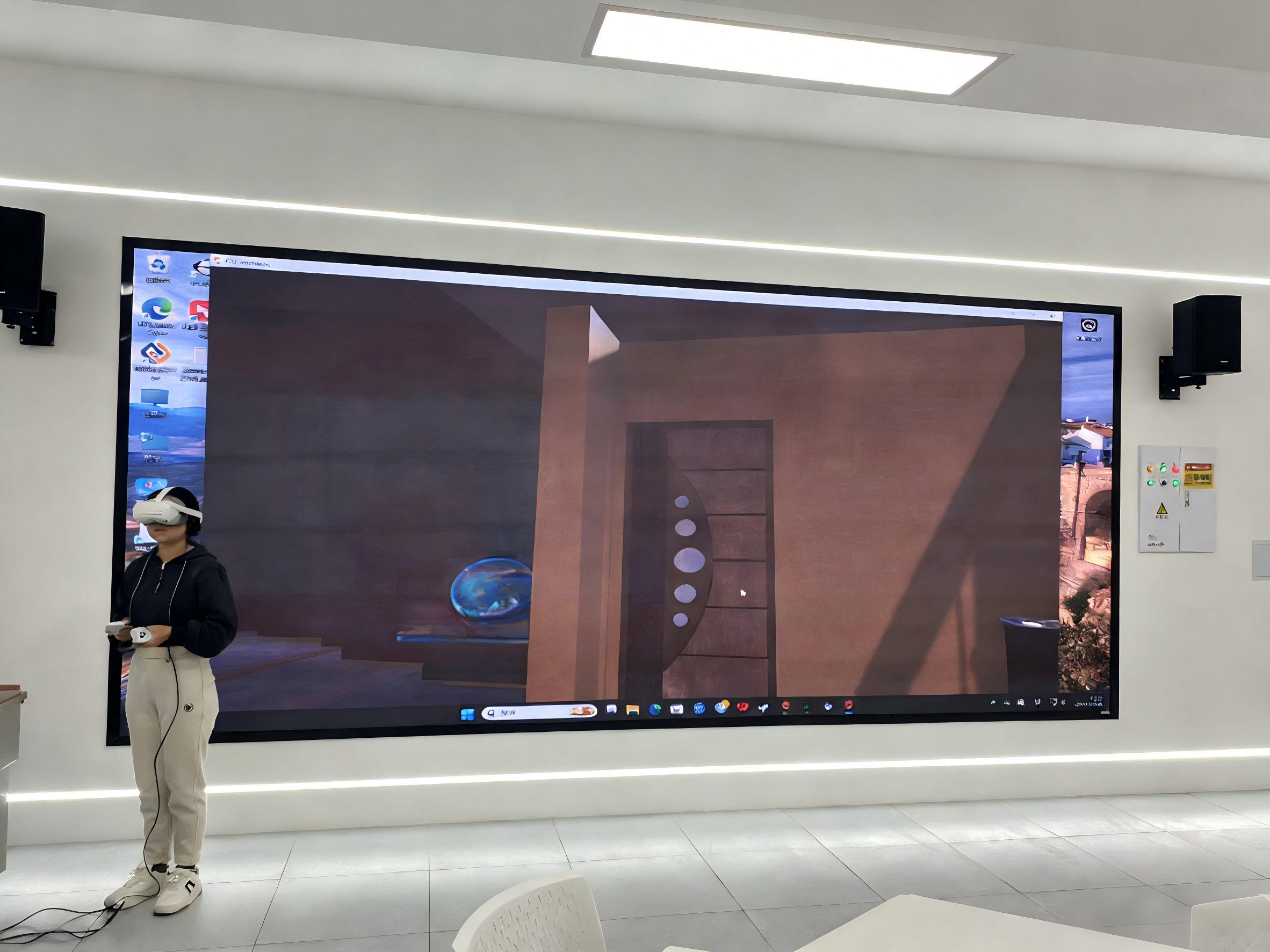 Ultra Thin Fine Pitch All In One LED Display 16 Bit 7680Hz High Refresh Rate