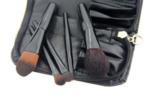 Puleather Bag Including Travel Makeup Brush Set With Black Handle