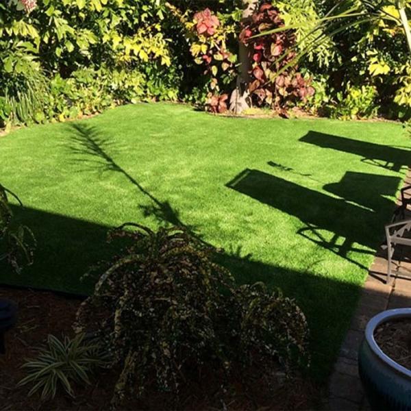 45mm Pile Height Landscape Artificial Grass With Flat Shape Yarn Available In Any Length Required