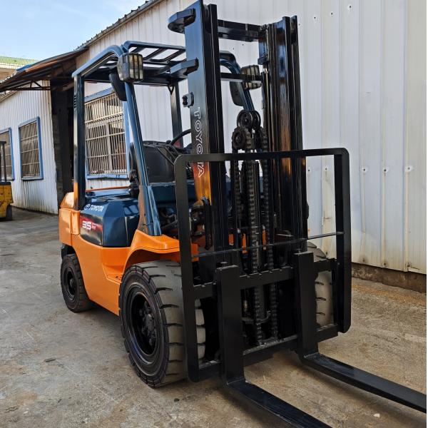 3.5 Ton Hydraulic Machine Diesel Engine Forklift Secondhand TOYOTA 35 Forklift