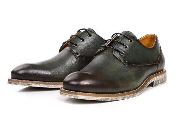 Deslizamento confortável nos preguiçosos dos sapatos de ginástica ocasionais, sapatas do barco dos homens para o inverno