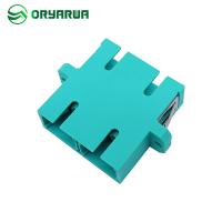Um tipo adaptador frente e verso da parte da fibra ótica do SC de OM3 OM4