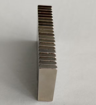 Imágenes de neodimio N42 personalizados F30x10x3 y D20x3 para bolso de mano Bolso de embrague Bolso de hombro