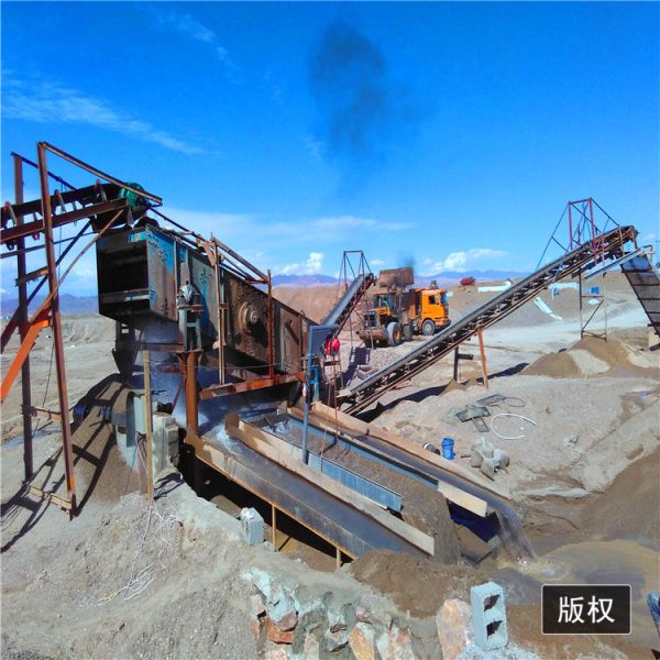 Large Capacity Sand Stone Aggregate Vibrating Screen with 6000*2200*4000mm Dimension and 100t/h Production Capacity