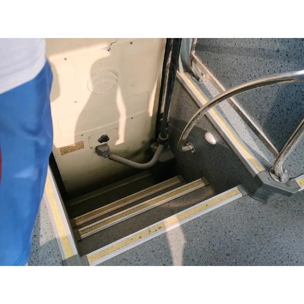 Motor raro usado Dragon Bus de oro XML6103 del resorte plano del aire acondicionado de los asientos de Double Passenger Door 45 del coche del autobús