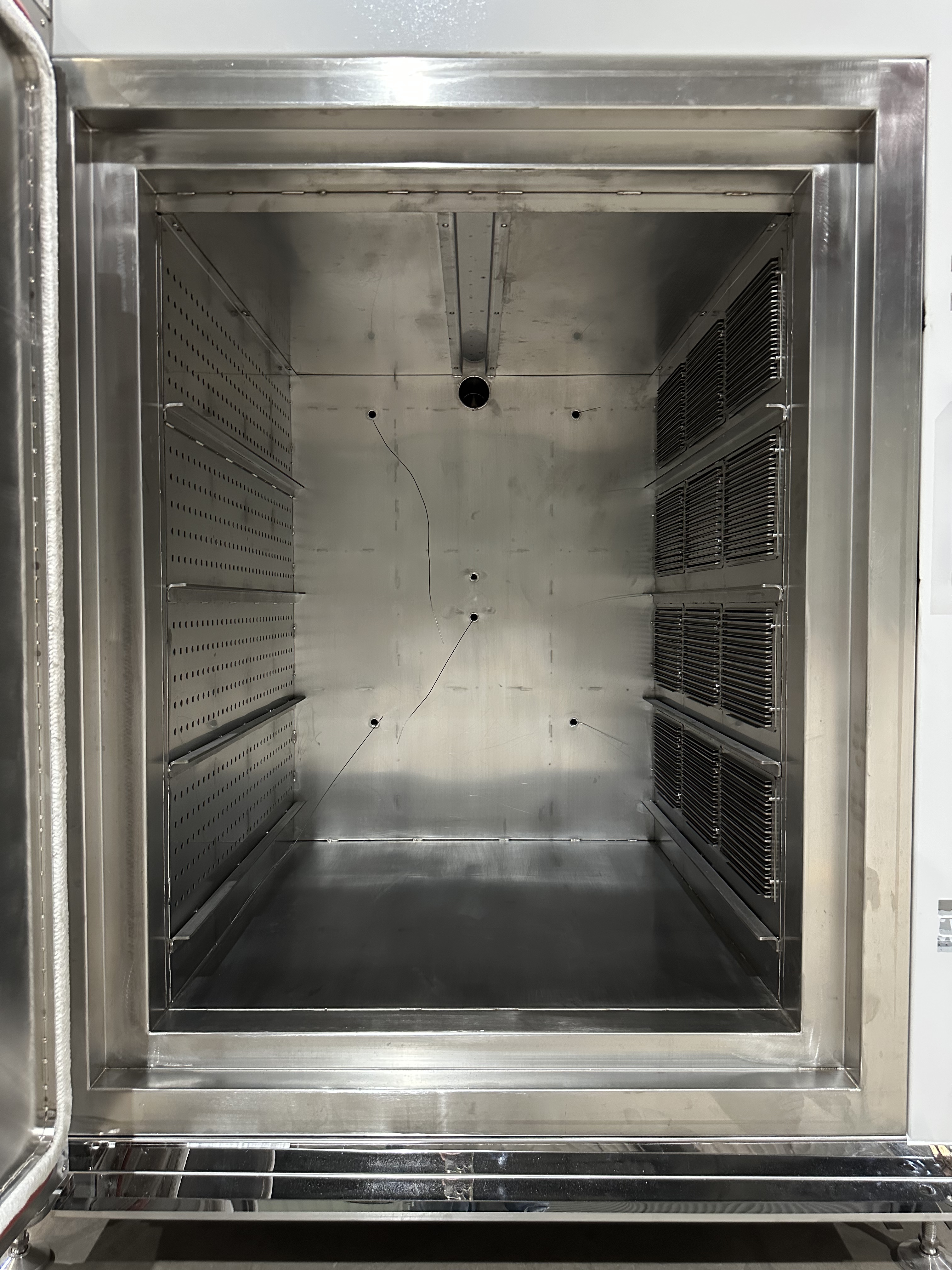 HRF930-05 Hot Air Box Furnace with High Uniformity, 900×900×1150mm Chamber, and ±1℃ Temperature Control for Electronic Ceramic Powder