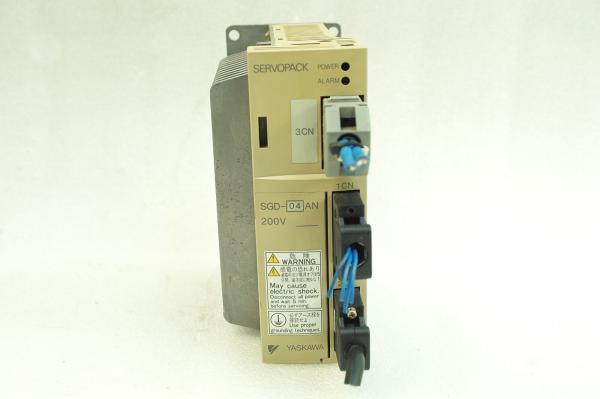 SGD-04AN Yaskawa AC 0-230v Voltage Output Electric Servopack driver