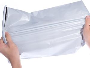 Transporte do encarregado do envio da correspondência de Plastic Bag Poly do