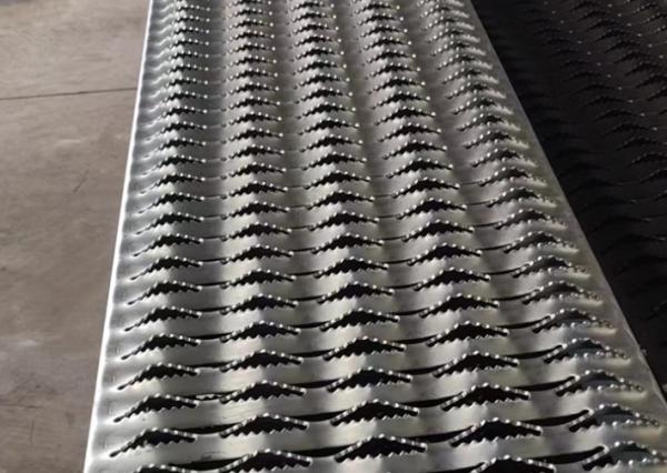 Anti Slip 5 Diamond Walkway Steel Safety Grating Stair Treads Corrosion Proof