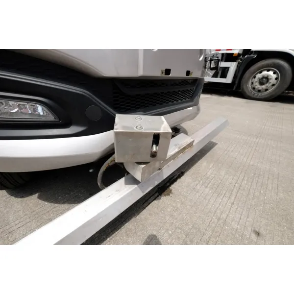 Efficient Pure Electric Road Maintenance Truck with High-Pressure Flushing and Versatile Cleaning for Municipal Use