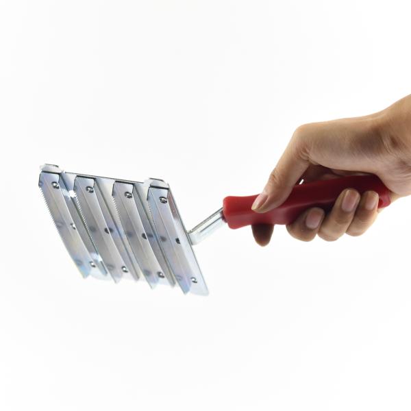 23*14 cm Metal Curry Comb Plastic Handle For Horse Body Sweat Cleaning