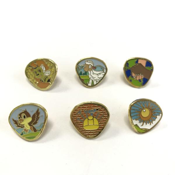 Cute Gold Masonic Lapel Pins Animal Easter Enamel Badge Zinc Alloy