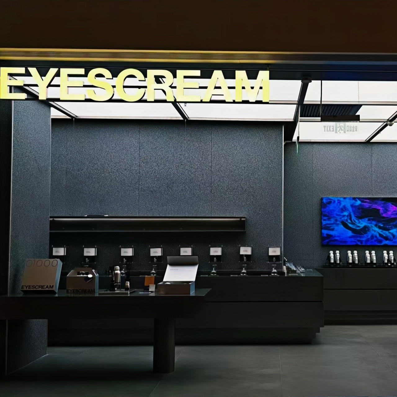 Custom Made Perfume Store Display Cabinet Glass Showcase Cosmetic Shop