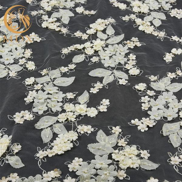 A flor branca do tule 3D ata o bordado de nylon de 80% para o casamento